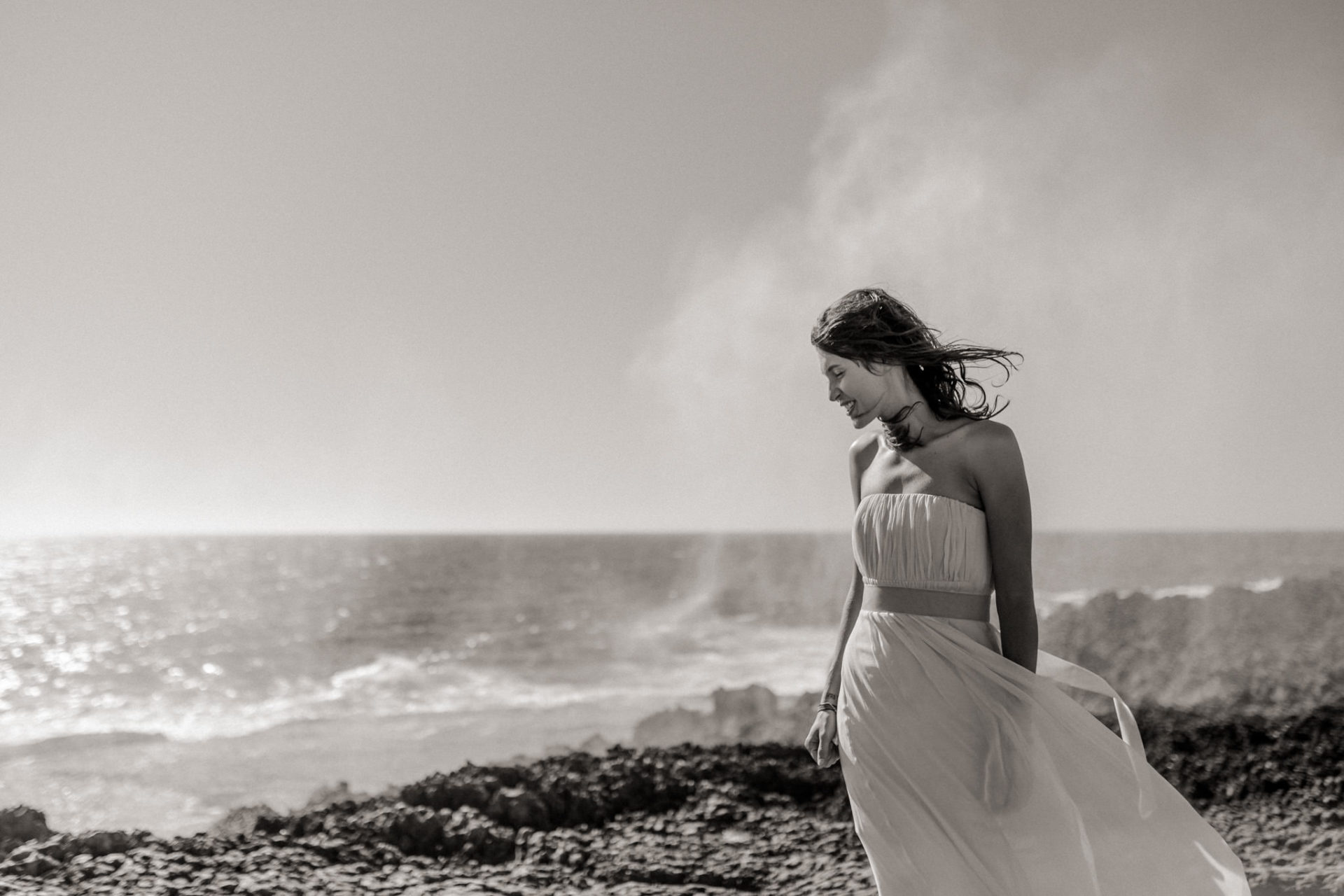 Hochzeitsfotografie Australien WA Blow Holes Brautkleid Inspiration Fotoshoot Braut Strand Meer Elfenkleid