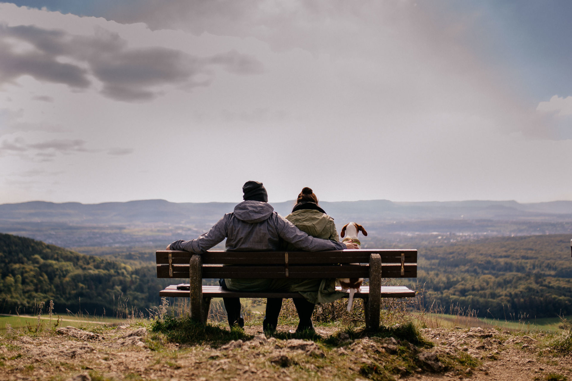 Hochzeitsfotografie Stuttgart-Verlobungsshooting Göppingen-paarshooting mit Hund