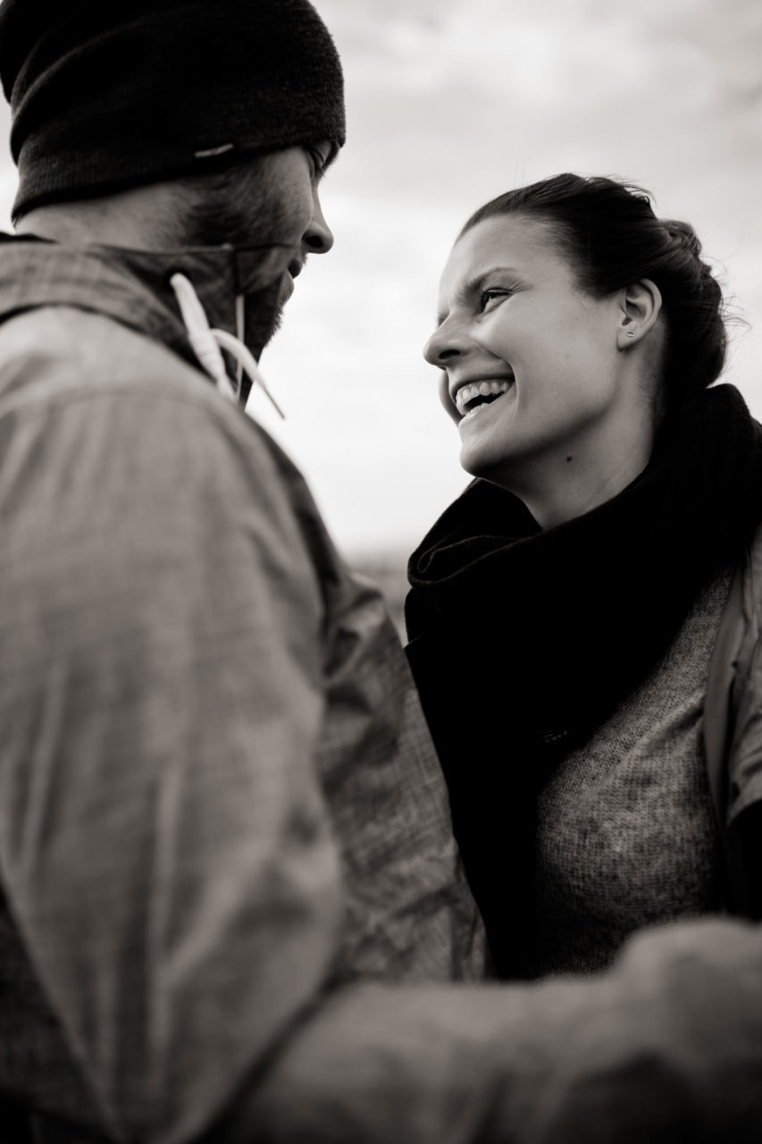 Hochzeitsfotografie Stuttgart-Verlobungsshooting Göppingen-paarshooting mit Hund-Heiraten Burg Staufeneck-Burghochzeit Schwarzwald-Elopement Deutschland-emotionale Portraits