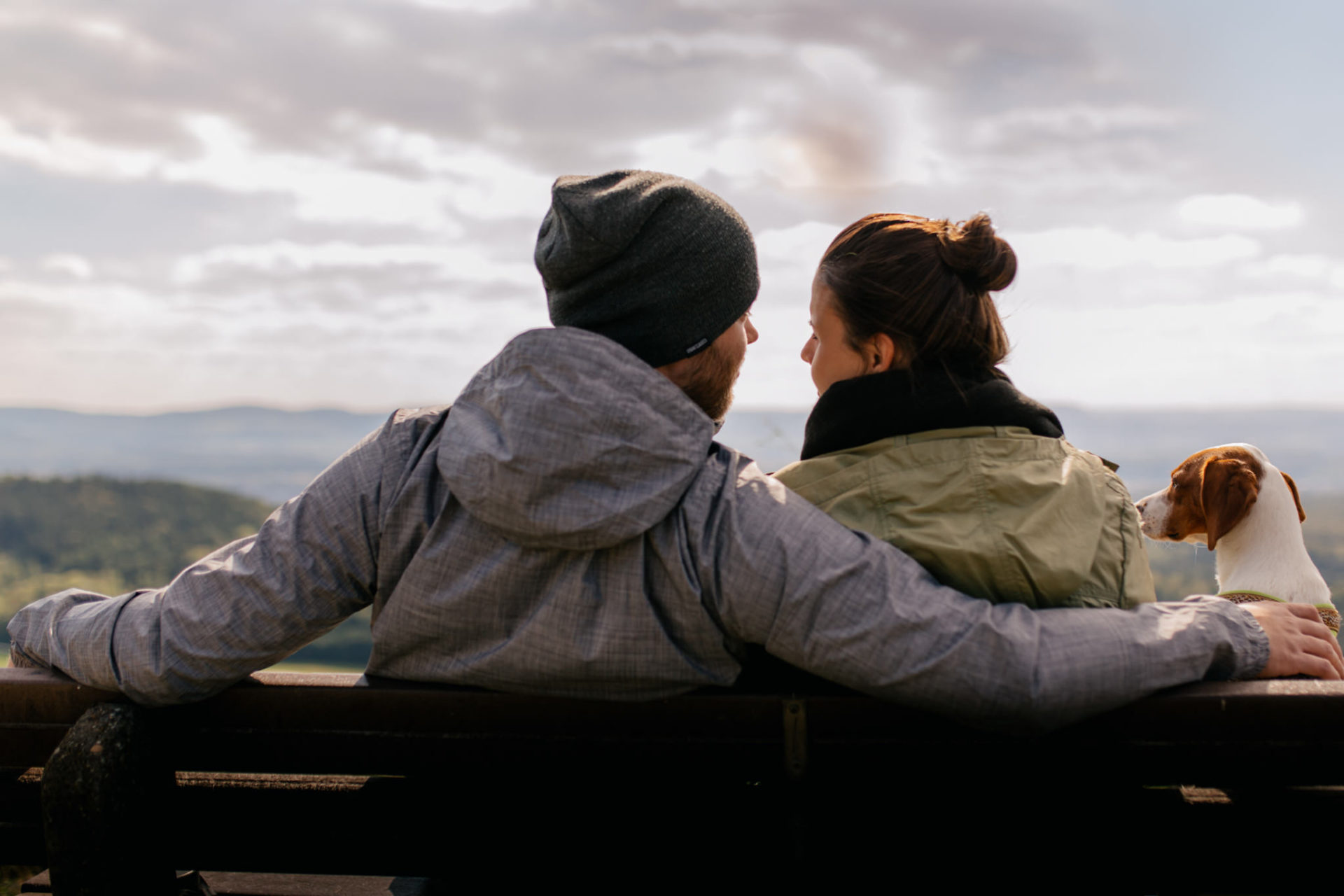Hochzeitsfotografie Stuttgart-Verlobungsshooting Göppingen-paarshooting mit Hund