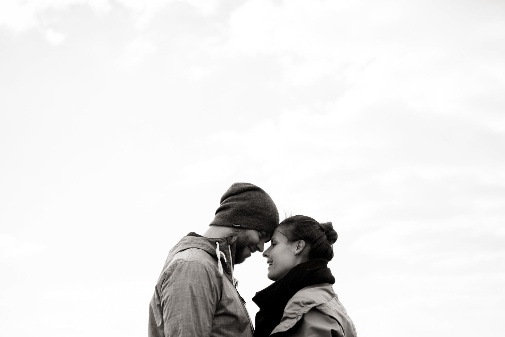 Hochzeitsfotografie Stuttgart-Verlobungsshooting Göppingen-paarshooting mit Hund-Heiraten Burg Staufeneck-Burghochzeit Schwarzwald-Elopement Deutschland-emotionale Portraits
