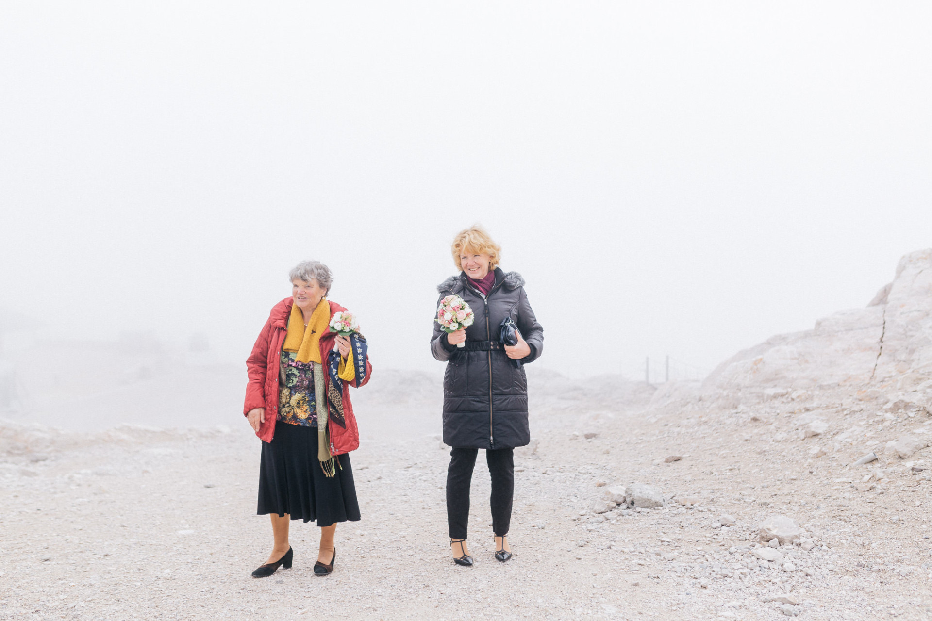 mountain elopement alps-zugspitze wedding-germanys highest mountain-bavarian wedding-munich wedding photographer-mountain wedding