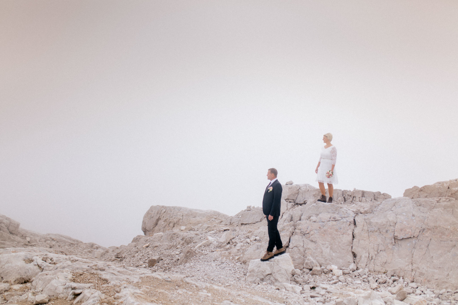 mountain elopement alps-zugspitze wedding-germanys highest mountain-bavarian wedding-munich wedding photographer-mountain wedding