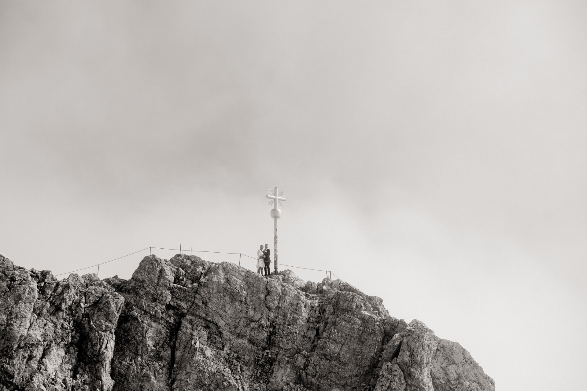 mountain elopement alps-zugspitze wedding-germanys highest mountain-bavarian wedding-munich wedding photographer-mountain wedding
