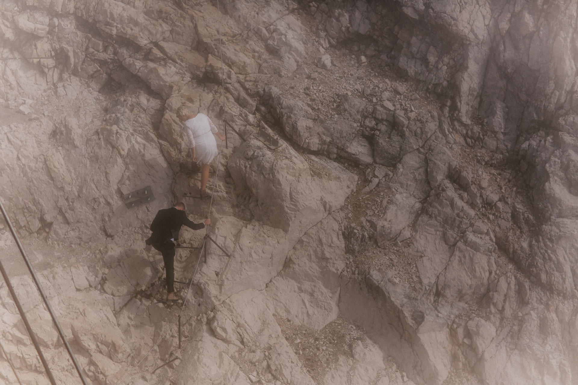mountain elopement alps-zugspitze wedding-germanys highest mountain-bavarian wedding-munich wedding photographer-mountain wedding