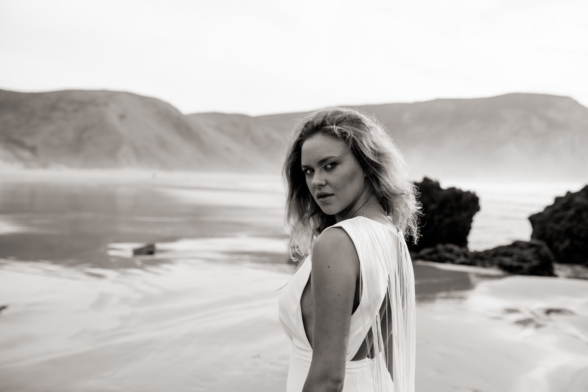 Hochzeitsfotografie Deutschland Portugal Algarve Inspiration Fotoshoot Braut Strand Meer Brautportraits