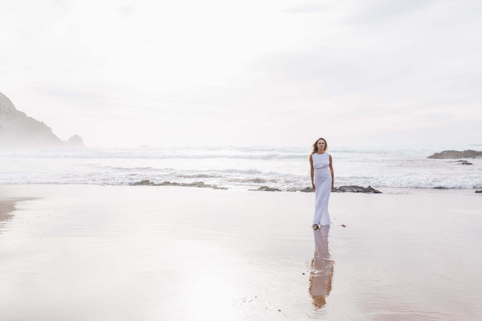 Hochzeitsfotografie Deutschland Portugal Algarve Inspiration Fotoshoot Braut Strand Meer Brautportraits