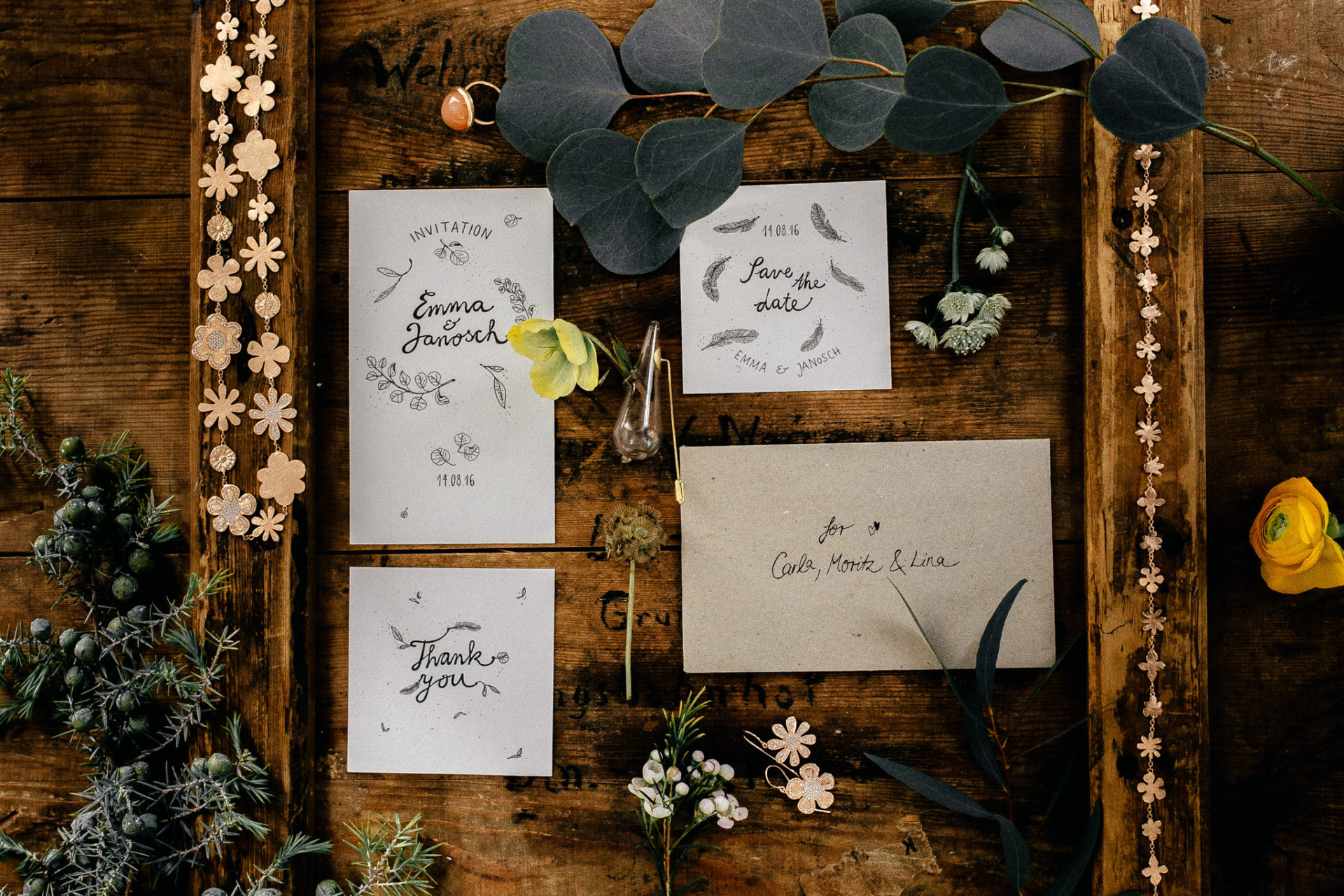 Hochzeitsfotograf Berlin-Floragarten-gastgeschenk hochzeit-michaela roemer schmuck-buttonaire minivase-omar polak-handgemachte hochzeitspapeterie