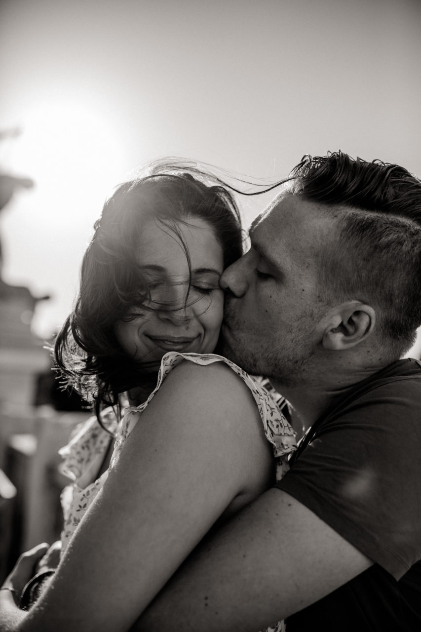 heiraten Italien-hochzeitsfotograf-elopement Latinum-Paarshooting Rom-Couple Fotos Urlaub-emotionale Portraits-Rom Monumento a Vittorio Emanuele
