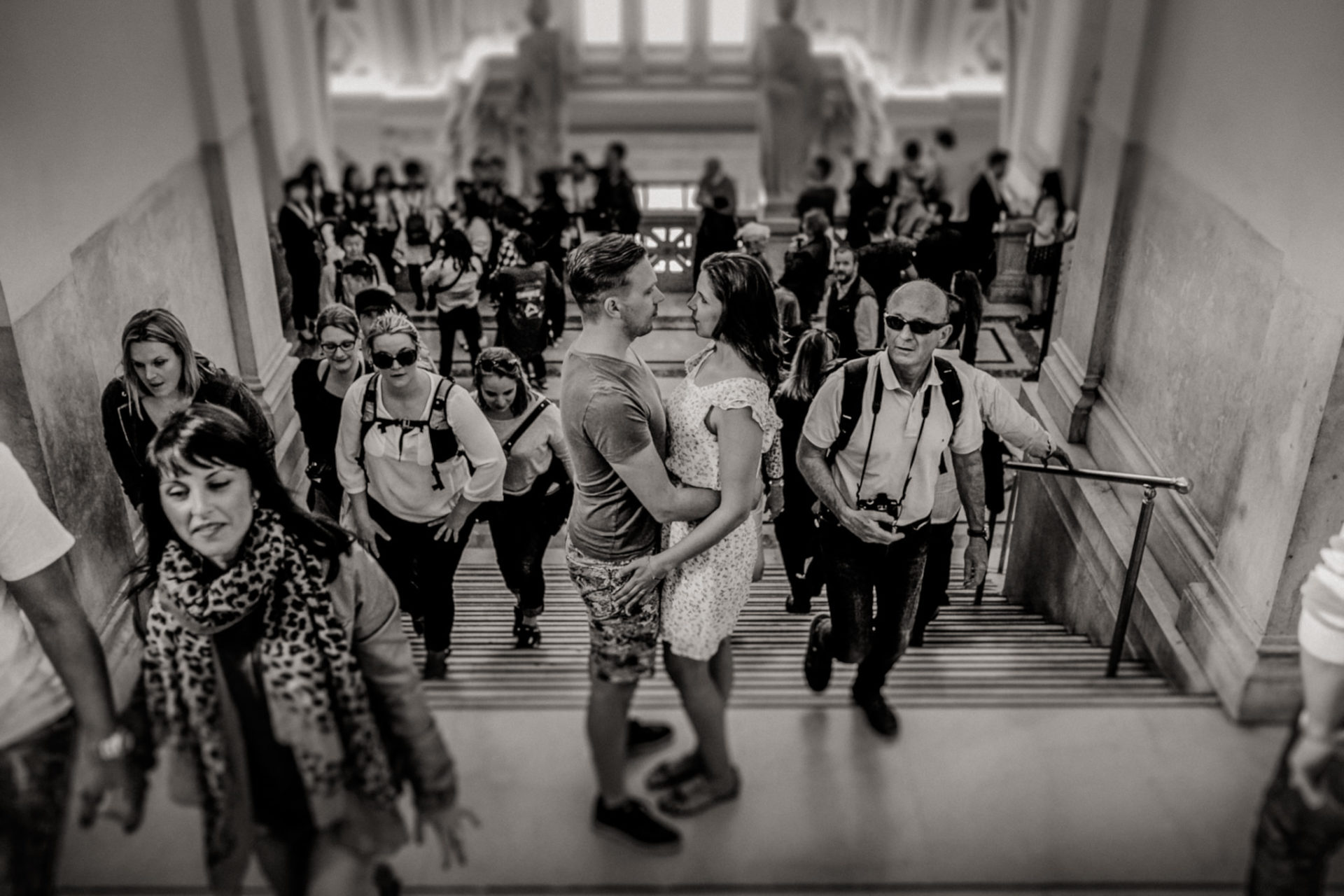 heiraten Italien-hochzeitsfotograf-elopement Latinum-Paarshooting Rom-Couple Fotos Urlaub-emotionale Portraits-Rom Monumento a Vittorio Emanuele
