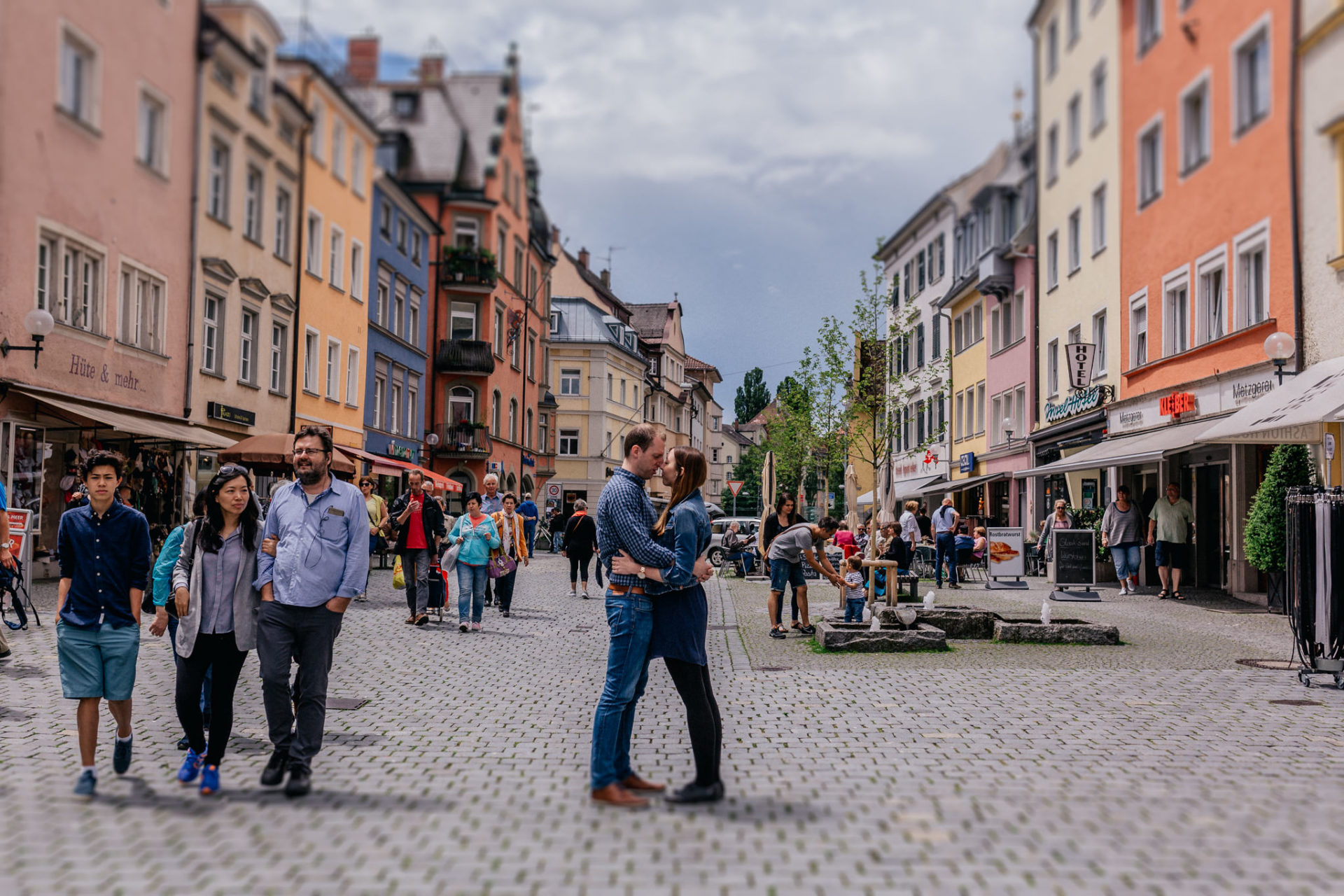 Hochzeitsfotograf Österreich-Bodensee Verlobungsbilder-Lindau Paarshooting-ungestellte portraits-kreative Hochzeitsreportagen-Bodenseehochzeit