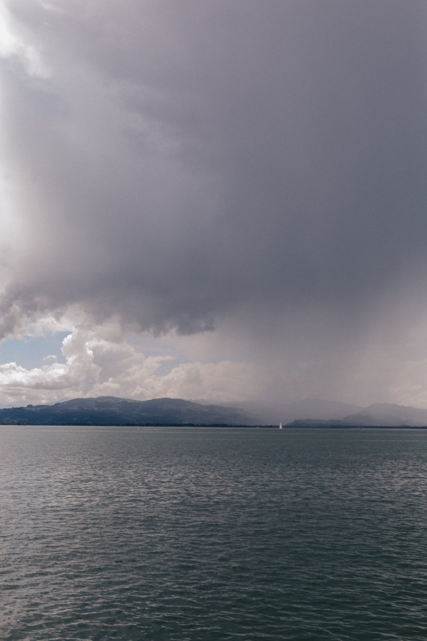 Hochzeitsfotograf Österreich-Bodensee Verlobungsbilder-Lindau Paarshooting-ungestellte portraits-kreative Hochzeitsreportagen-Bodenseehochzeit