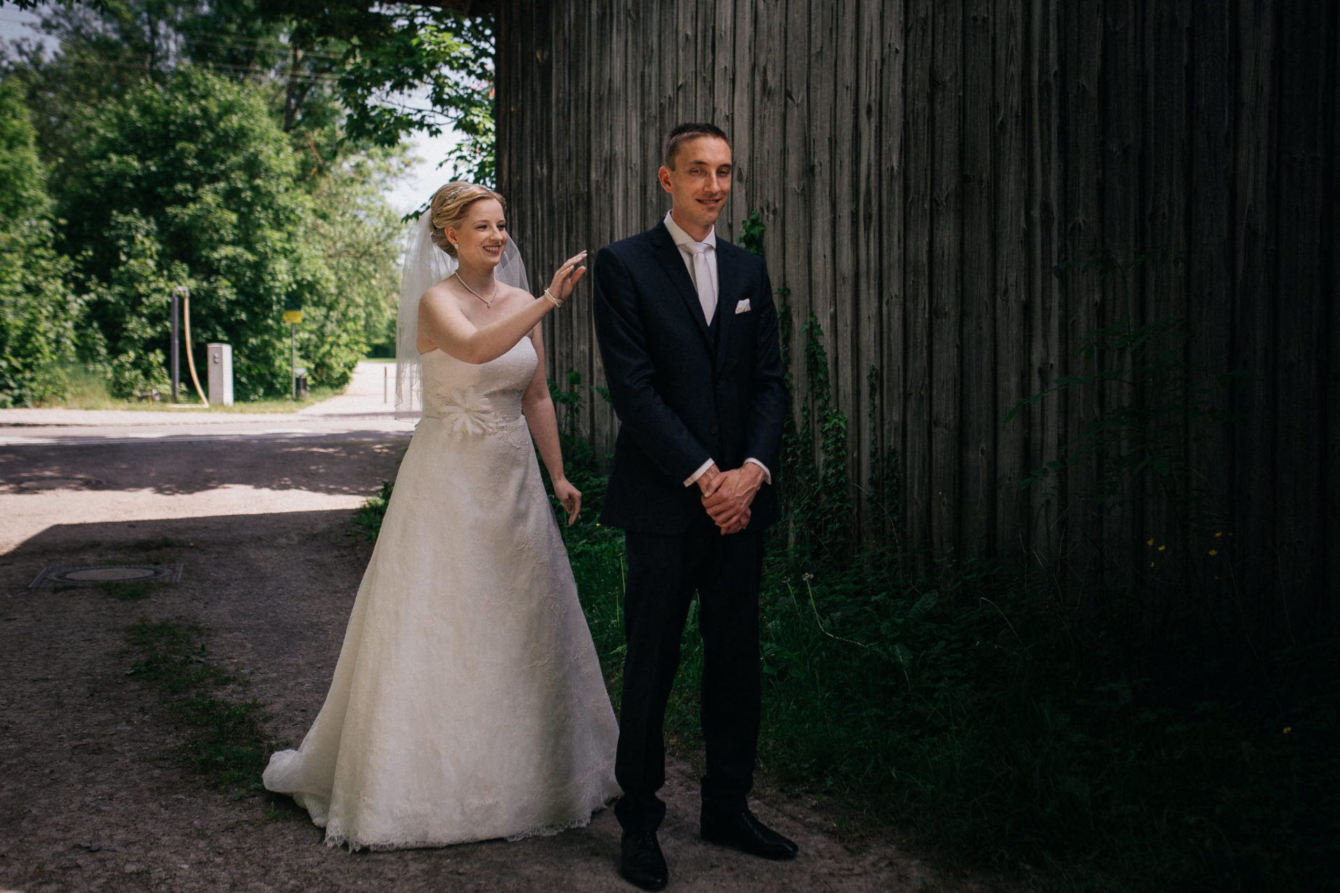 Hochzeitsfotograf Burg Stettenfels-heiraten Heilbronn-Schwarzwaldhochzeit-Burgen Württemberg-Brautpaar Portraits-hochzeitsreportage-First Look Braut