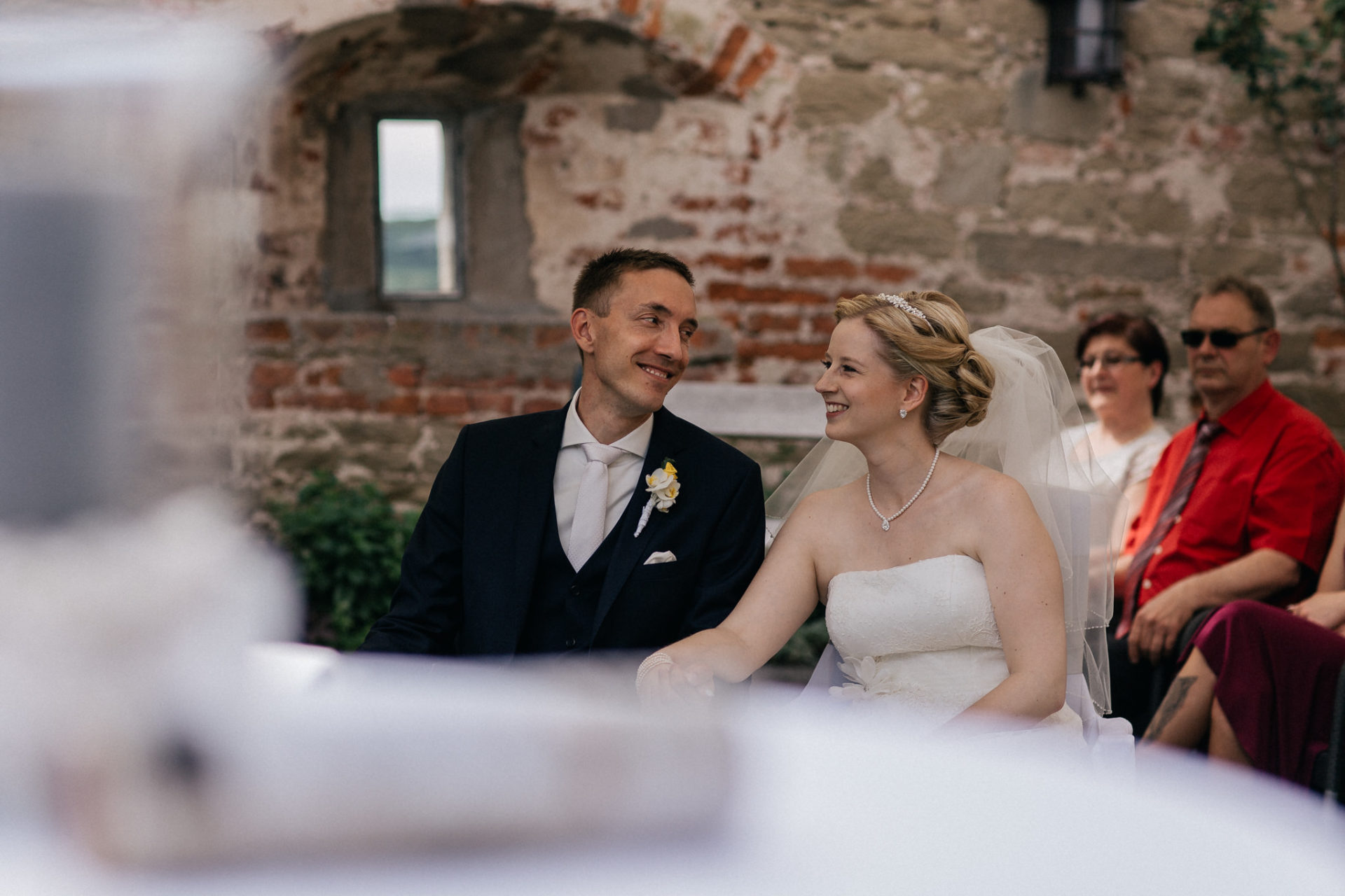 Hochzeitsfotograf Burg Stettenfels-heiraten Heilbronn-Schwarzwaldhochzeit-Burgen Württemberg-Braut Portraits-Traubar Sabine John-hochzeitsreportage