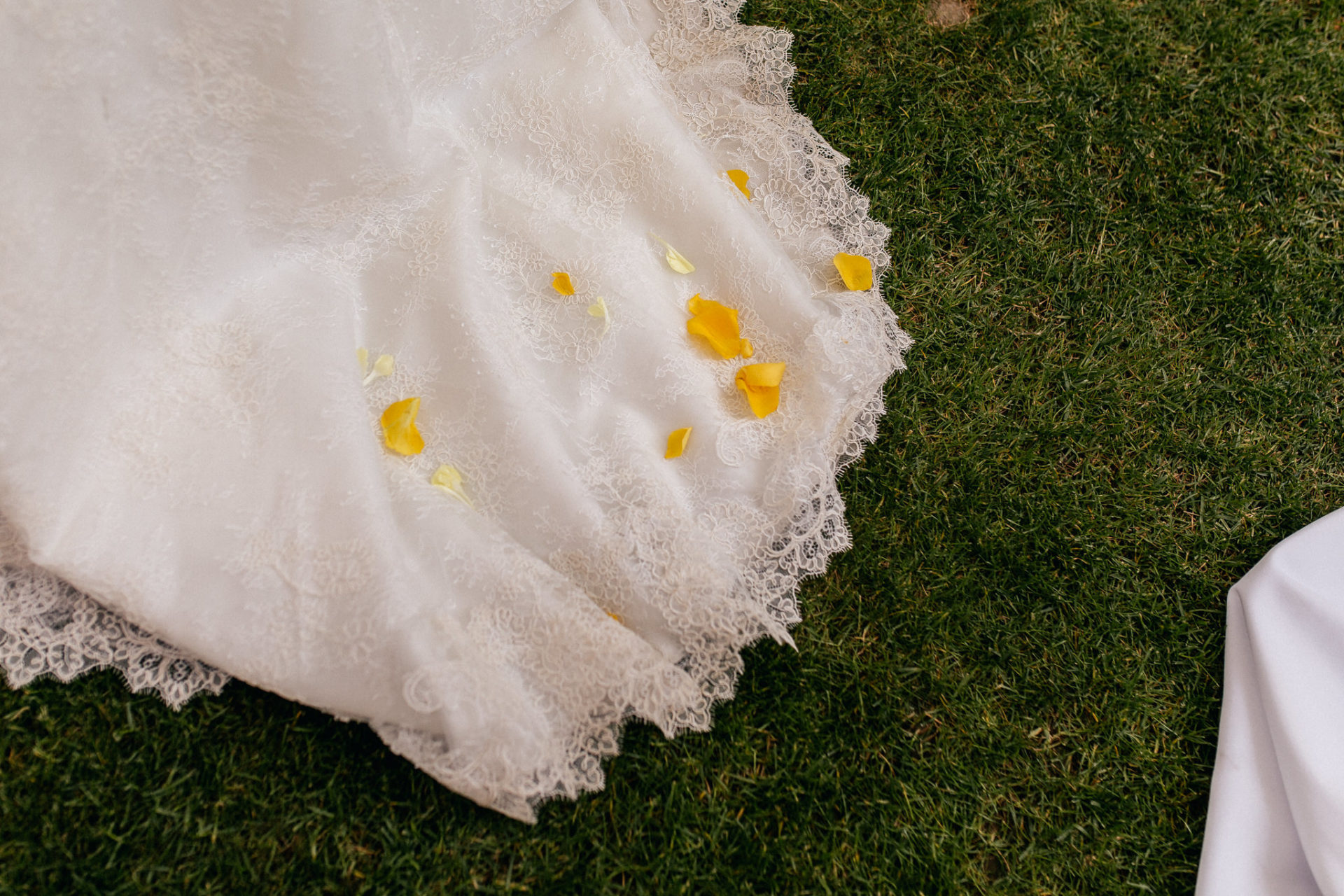 Hochzeitsfotograf Burg Stettenfels-heiraten Heilbronn-Schwarzwaldhochzeit-Burgen Württemberg-Braut Portraits-kreative Hochzeitsfotos-hochzeitsreportage