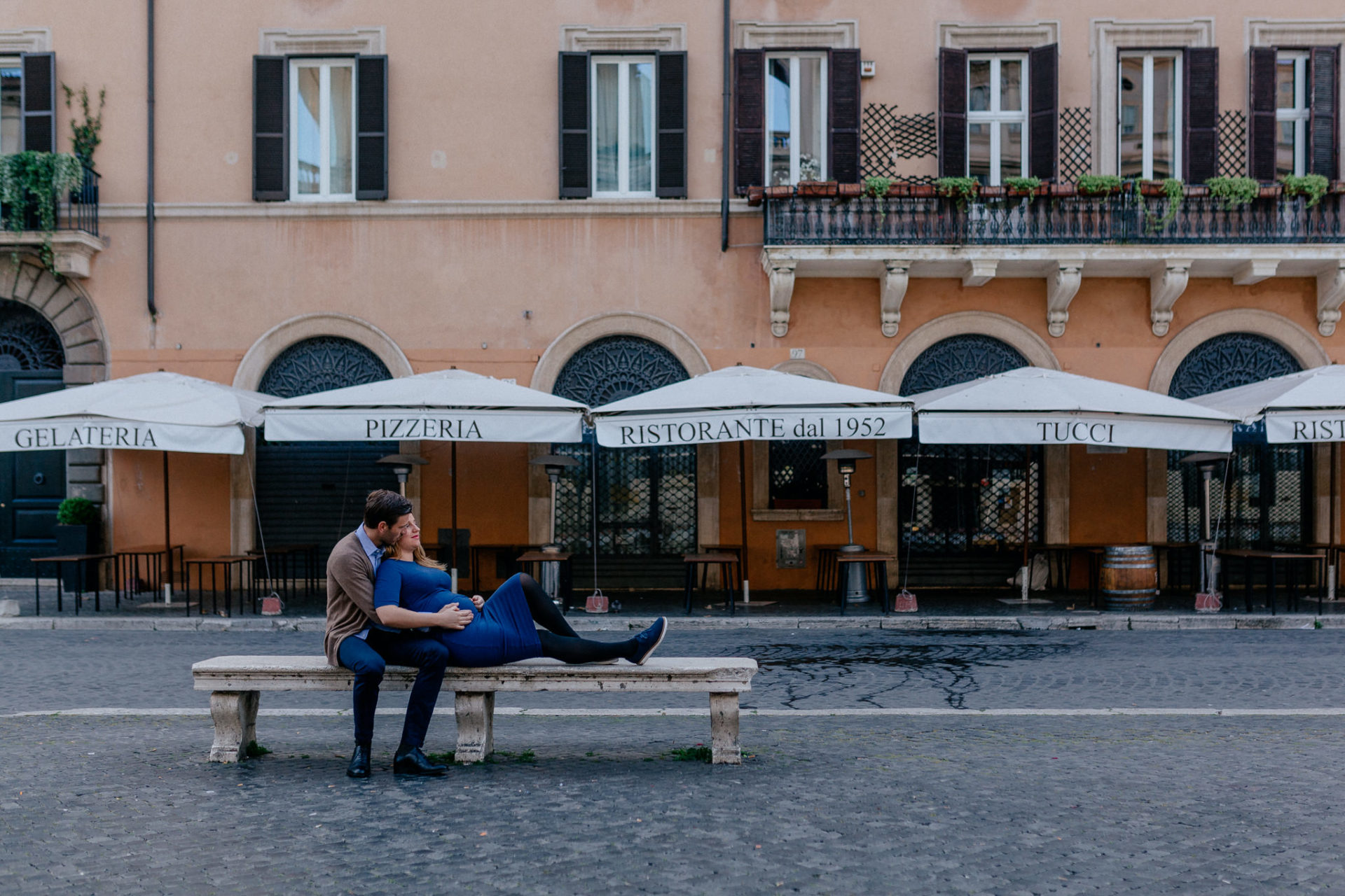 Hochzeitsfotograf Italien-Heiraten in Rom-Verlobungsfotos Städtetrip-Babybauchshooting Stuttgart-Piazza navona-Schwangerschaftsfotos Urlaub