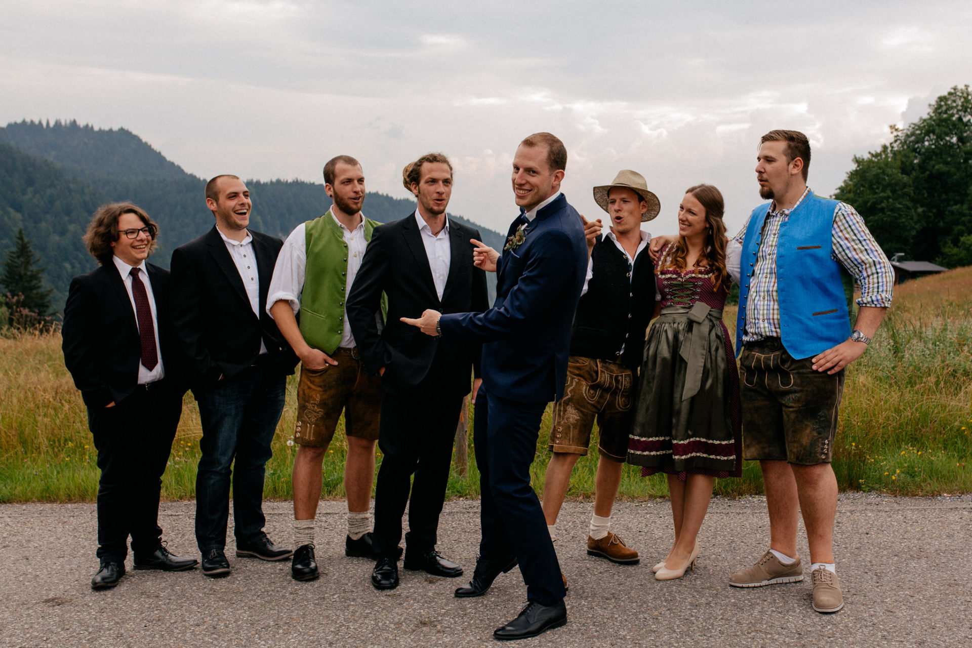 Hochzeitsfotograf Vorarlberg Millruette-Hüttenhochzeit-Familienfotos